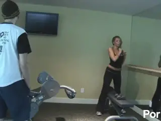 Work-Out Slut Blows her Trainer