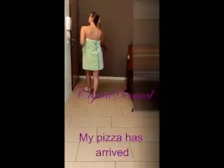 I Remain all Naked in Front of the Delivery Pizza Courier