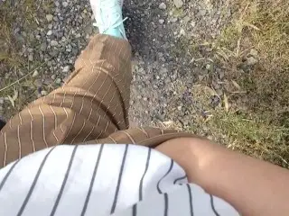 A Japanese Woman who Stimulates her Pussy while taking a Walk💓