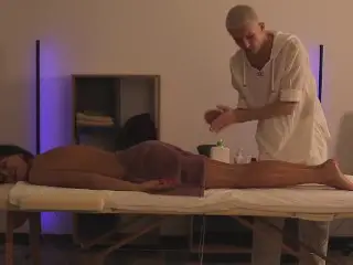 The Masseur Caressed the Girl's Pussy while she Sucked his Dick - 1.164