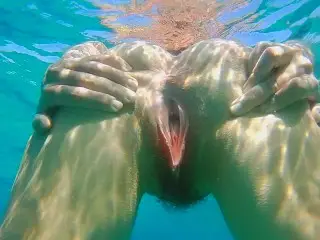 Underwater Open Pussy Masturbation # Swimming Naked at Public Beach