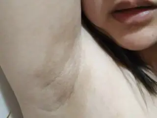 Do you want to see Japanese Women Smelling their Armpits? i'll Show you a Close-up of my Armpit ♥️