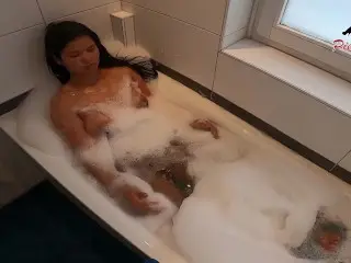 I Surprise my Stepdaughter with Golden Shower while she is Bathing