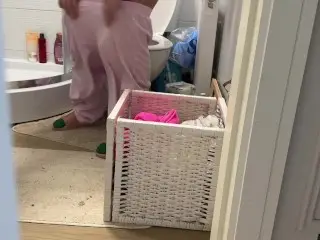 Stepmom Pees on the Toilet and Stepson Watches