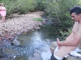 Se Lo Chupe a Desconocido Al Aire Libre Gran Carga De Leche