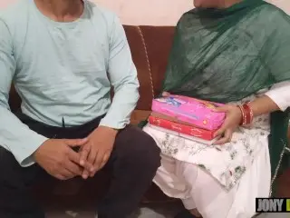 Diwali Ke Din Maami Ki Choot Ke Pataakhe Chala Kar Manaayi Diwali