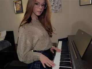 Girl Pianist in Torn Tights Plays the Theme from Interstellar