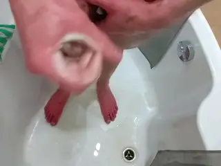 Very Fast Masturbation in the Shower 18 Years old - Pornhub Gay