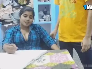 Mene Aaj Meri Tuition Teacher Ke Boobs Dekhe