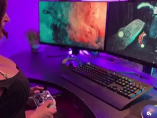 Fucked a Gamer Girl Hard, and she got an Orgasm from the first Person Close-Up