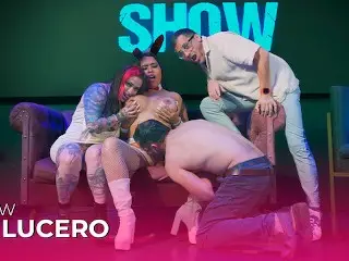 Especial Navidad: Lalucero Se Traga Una POLLA Bajo Las órdenes De Su DOMINATRIX En Juan Bustos Show!