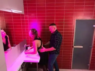REAL FUCK ABD CREAMPIE AT NIGHT CLUB PUBLIC WC