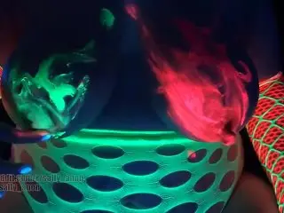 BBW MILF 40 k Huge Boobs Big Nipples Finger Paints Breast Black Light