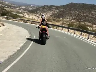 Sexyt Bike Chick Masturbating on the Bike