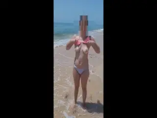 My Wife Exhibicion in the Beach