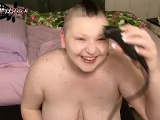 Pretty Big Tit BBW Babe having Fun Shaving her Head