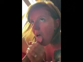 GOOD WHITE GIRL SUCKS COCK WITH a SMILE
