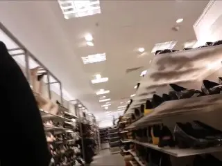 RISKY PUBLIC FUCK IN H&M CHANGING ROOM