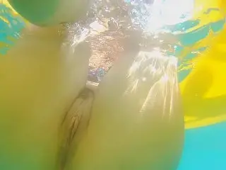 Enjoy Underwater NO PANTIES at PUBLIC BEACH