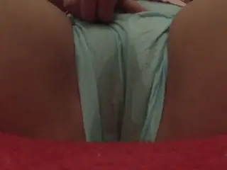 Goodnight Amateur Pijama Pee her Pants !! Squirt Orgasm MILf