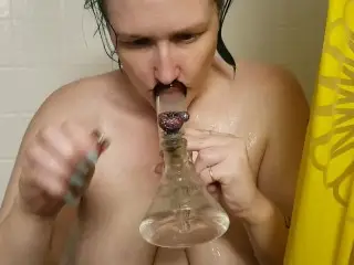 FUCK ME IN THE SHOWER! Showering Sexy Stoner: BBW PAWG GanjaGoddess69 Dude! Hairy Pussy Shampoo