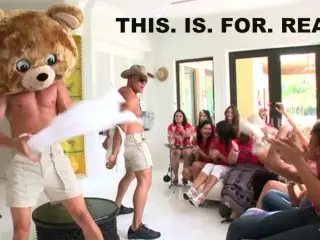 DANCING BEAR - the Bachelorette & the Bear