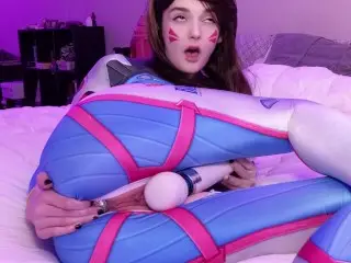 Dva Cosplay Upclose Buttplug and Hitachi Solo (Onlyfans Preview)