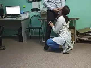 Nurse Helps Donor Sperm