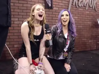 Pornstar Jelena Jensen Interviews Hot Girls on the Tremor Sex Toy at Exxxotica | CAM4 Radio