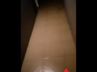 Lasing Kaya Pinakain Ko SA Hallway Muntik Mahuli - Pinay Public Sex