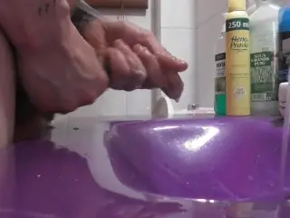 I Wash off the Semen after Cumming