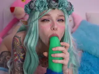 Horny Fairy Elf Sucks Dragon Toy so Deep Karneli Bandi