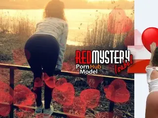 Polska Hotwife Pokazuje Cipkę, Dupę i Stopy w Publicznym Miejscu. Redmystery Isabel