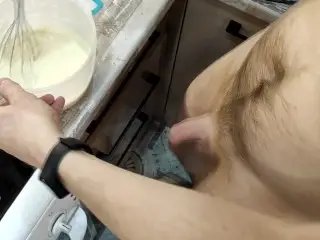 I'm Making Breakfast. Orgasm in the Kitchen