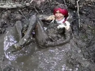 Messy Trap Cosplay Lover Maki Bride Soiling her Dress and Masturbating in the Mud