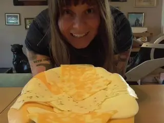 WISCONSIN NEIGHBOR DOMINATES YOU WITH CHEESE SLICES