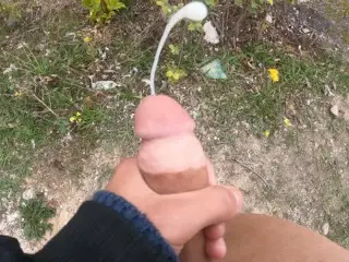 SWEET 18 TEEN BOY JERKS OFF OUTSIDE / POV MALE MASTURBATION