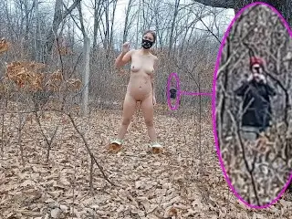 Exhibitionist Girl Caught during Naked Exercise in the Park