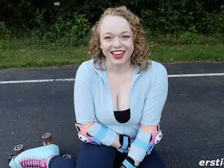 Sarah Shows us how she Masturbates