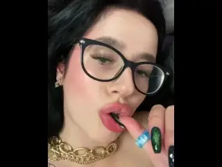 Passionate Beauty Masturbates her Pussy.