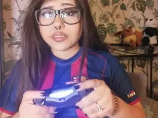 Latina Playing Loses in Fifa and Starts Masturbating JOI