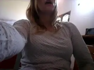 This Girl Gets her Urge Masturbating before Starting her Daily Routine