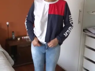 The first Time that a Latin Mother Masturbates in Front of her Son's Friend and makes a Great Cumsho