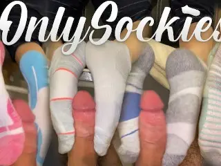 Blondie gives best SOCKJOB (6 PAIRS)