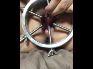 マンコに開口器