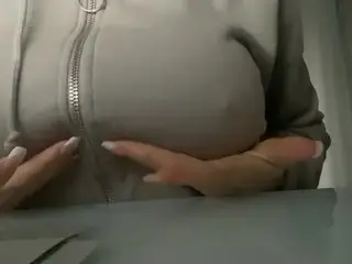 Blow your Load on my Titties