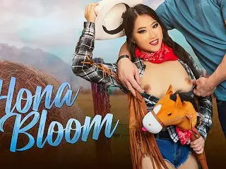 Exxxtra Small - Tiny Asian Cowgirl Alona Bloom Rides Muscular Boyfriend's Big Dick like a Pro