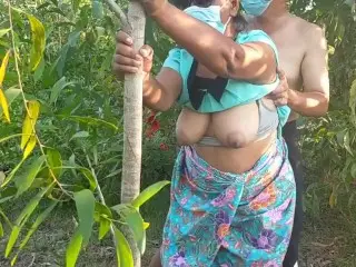 Outdoor Sex in the Forest ( เย็กสาวใหญ่ )