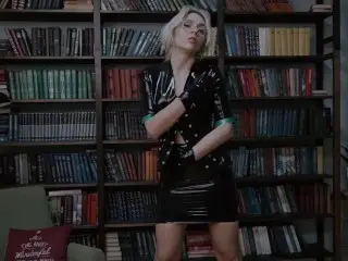 Sexy Librarian Seduces a Visitor with a Latex look