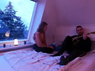 The Guitarplayer always Gets the Girl